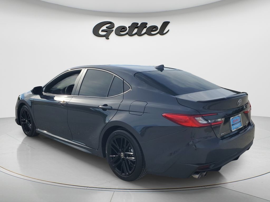 Used 2025  Toyota SE image 7