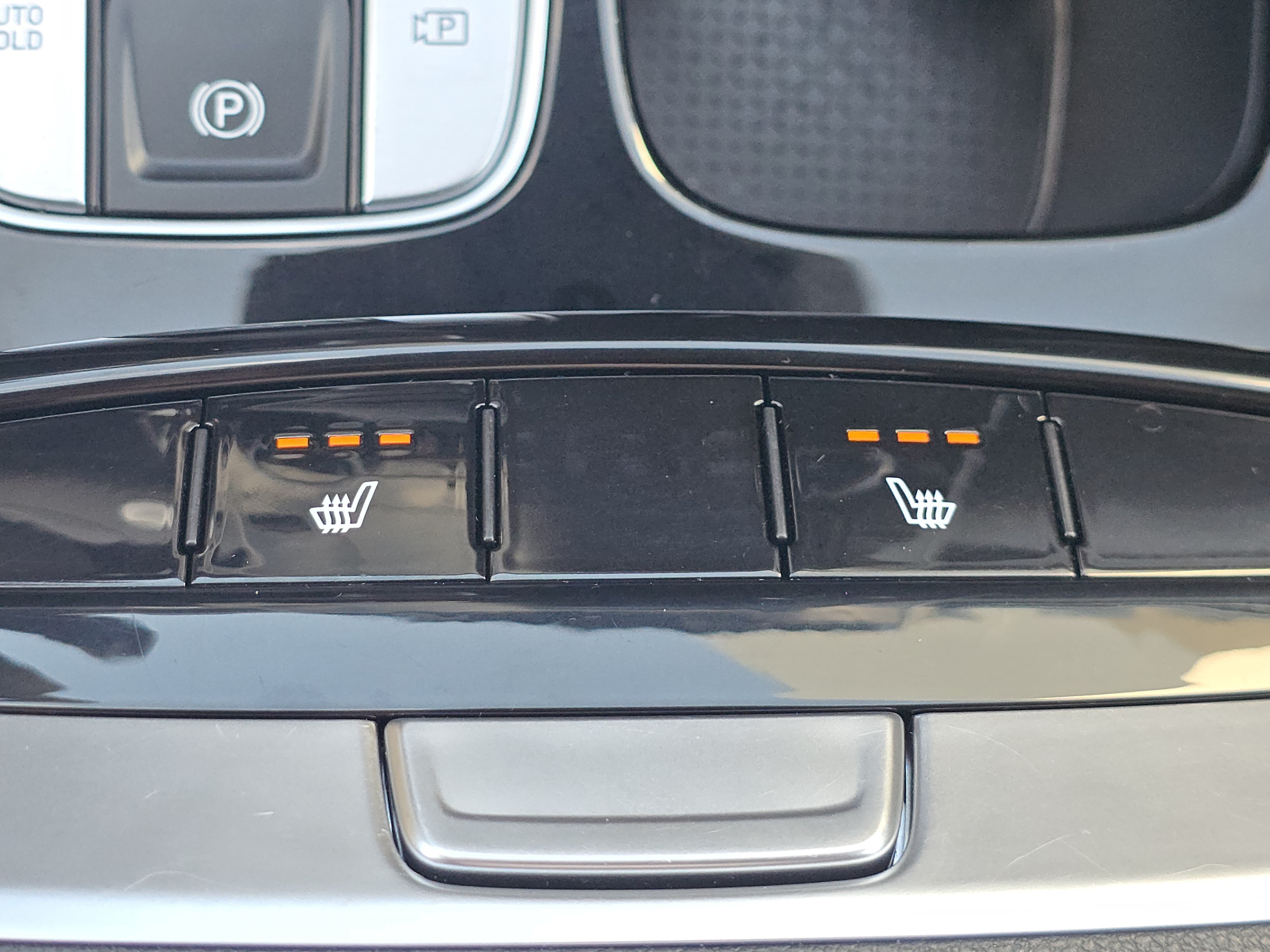 Used 2022 Ice White Hyundai SEL image 11
