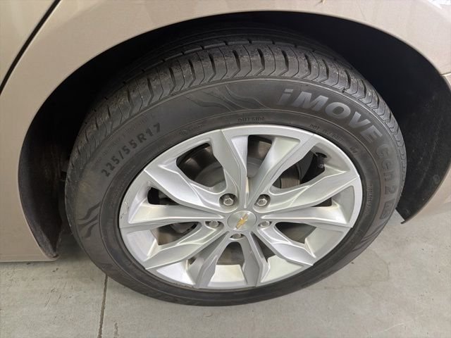 Used 2024 Mineral Gray Metallic Chevrolet LT image 11