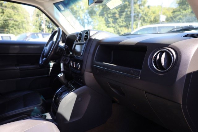 Used 2016 Black Jeep Latitude image 36