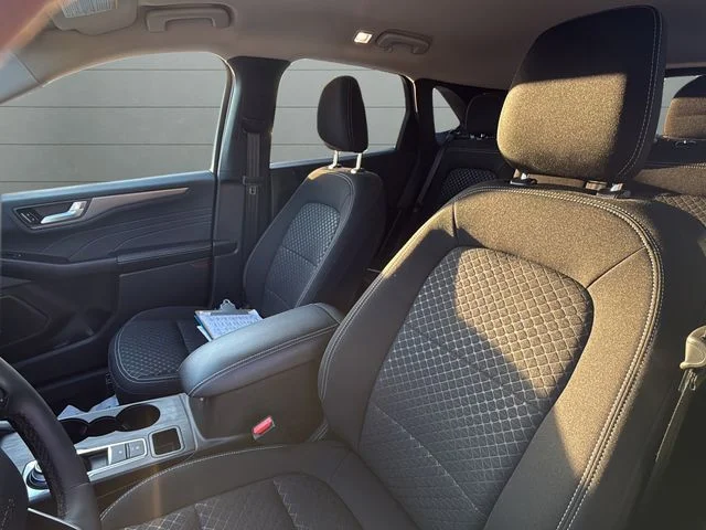 Used 2023 Silver Ford Active image 10