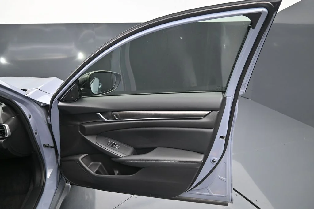 Used 2022 Sonic Gray Pearl Honda Sport image 12