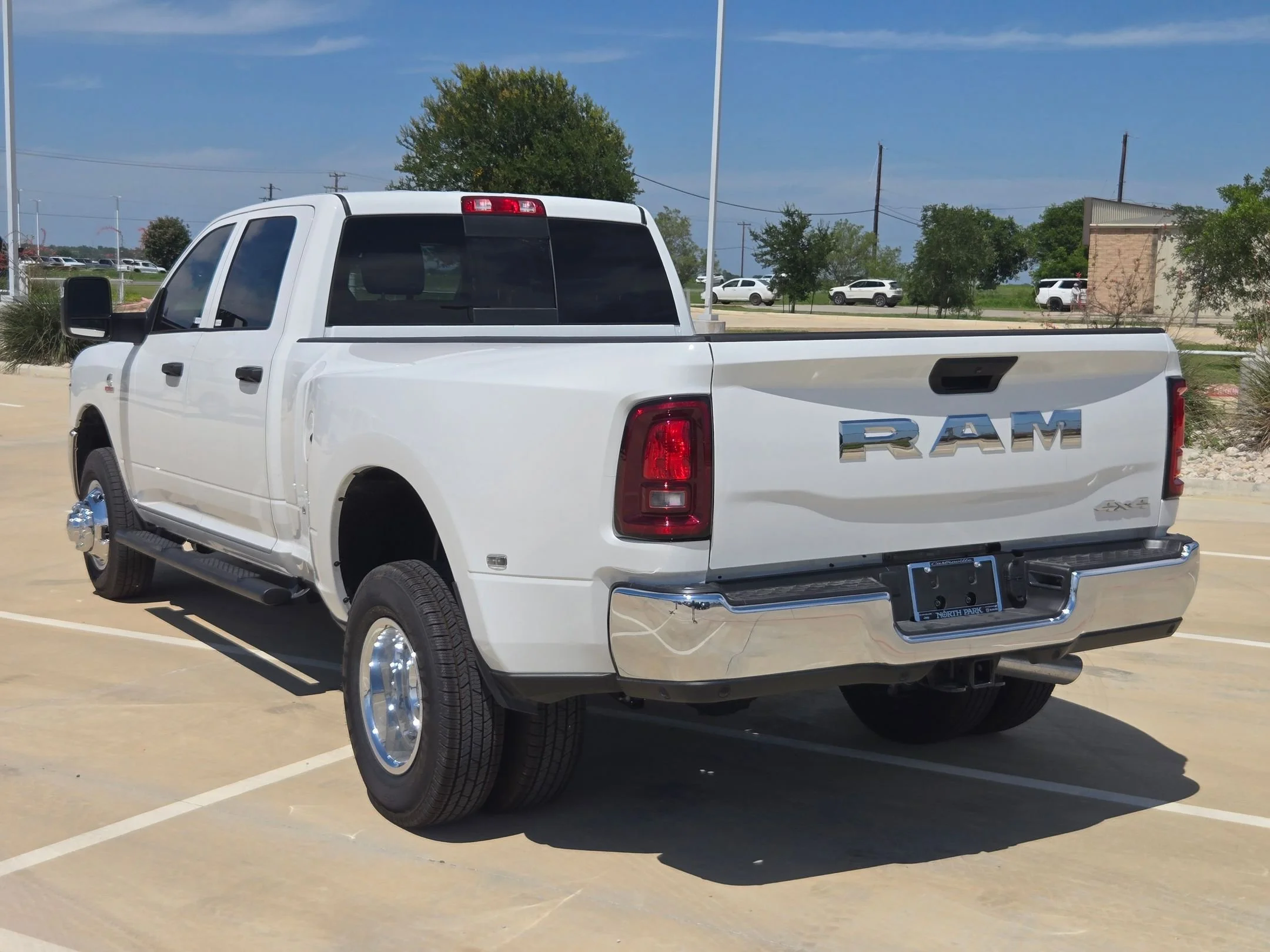 New 2026 Bright White Clear-Coat Exterior Paint RAM Tradesman image 5