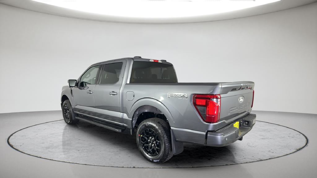 New 2026 Carbonized Gray Metallic Ford XLT image 11