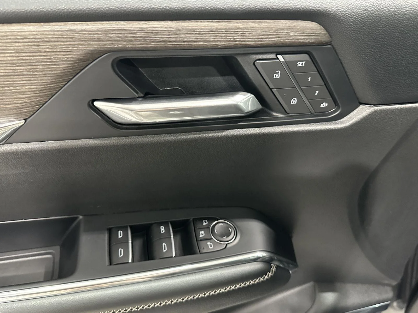Used 2025 Ebony Twilight Metallic GMC Denali image 21