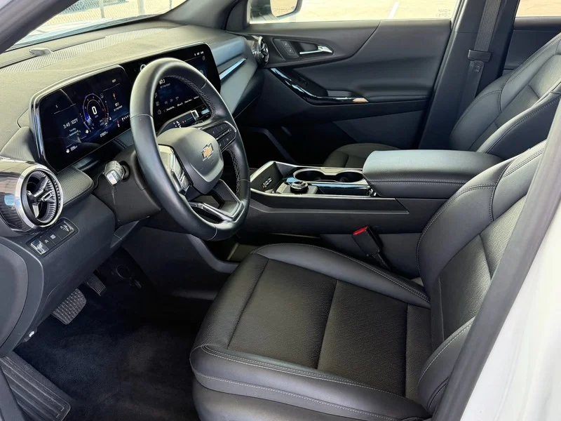 Used 2026 Summit White Chevrolet LT image 16