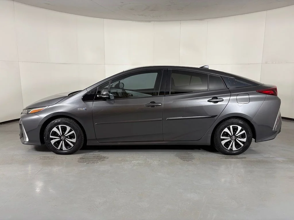 Used 2018 Gray Toyota Premium image 5