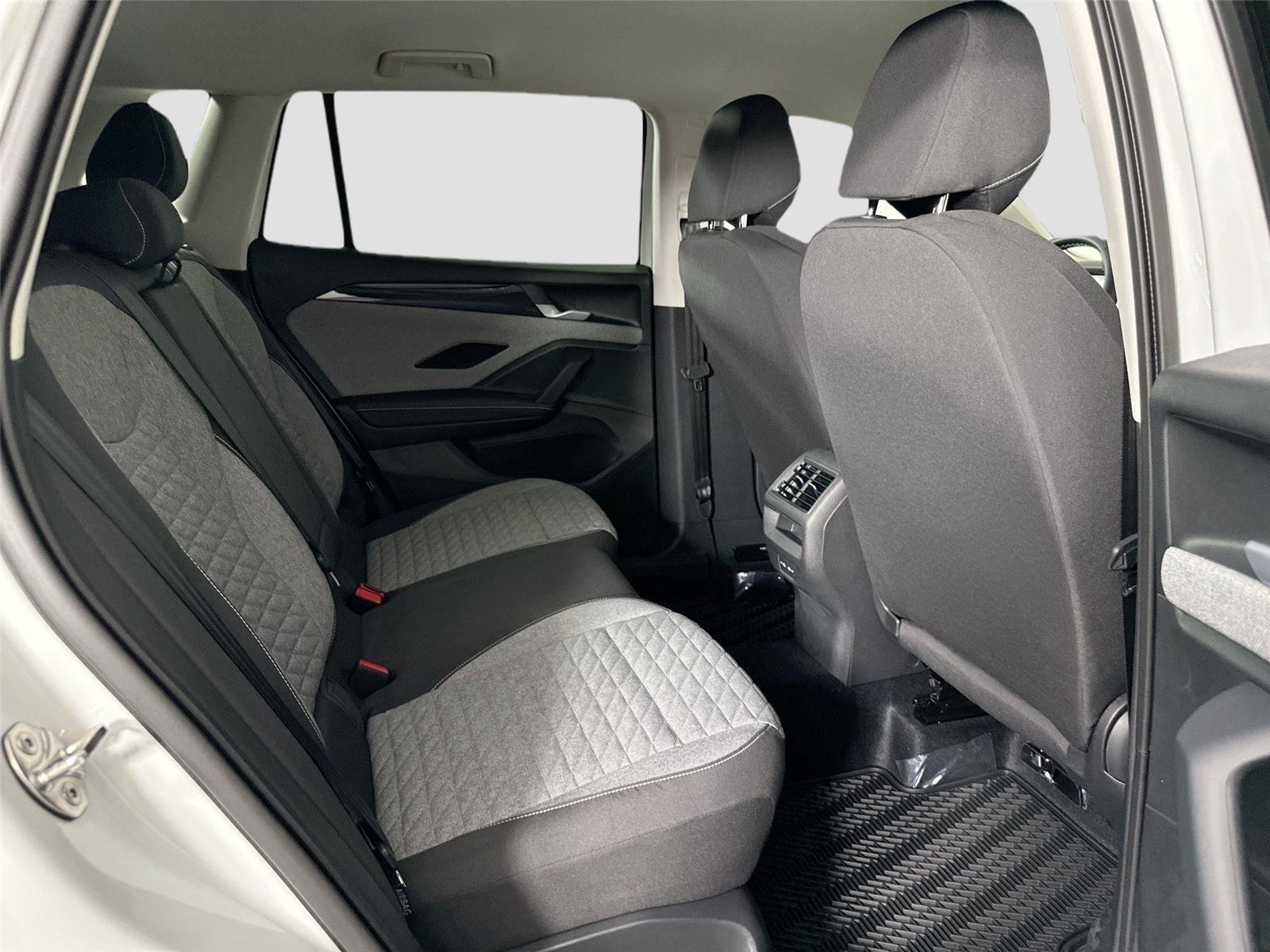 2025 Volkswagen Tiguan S - Photo 22