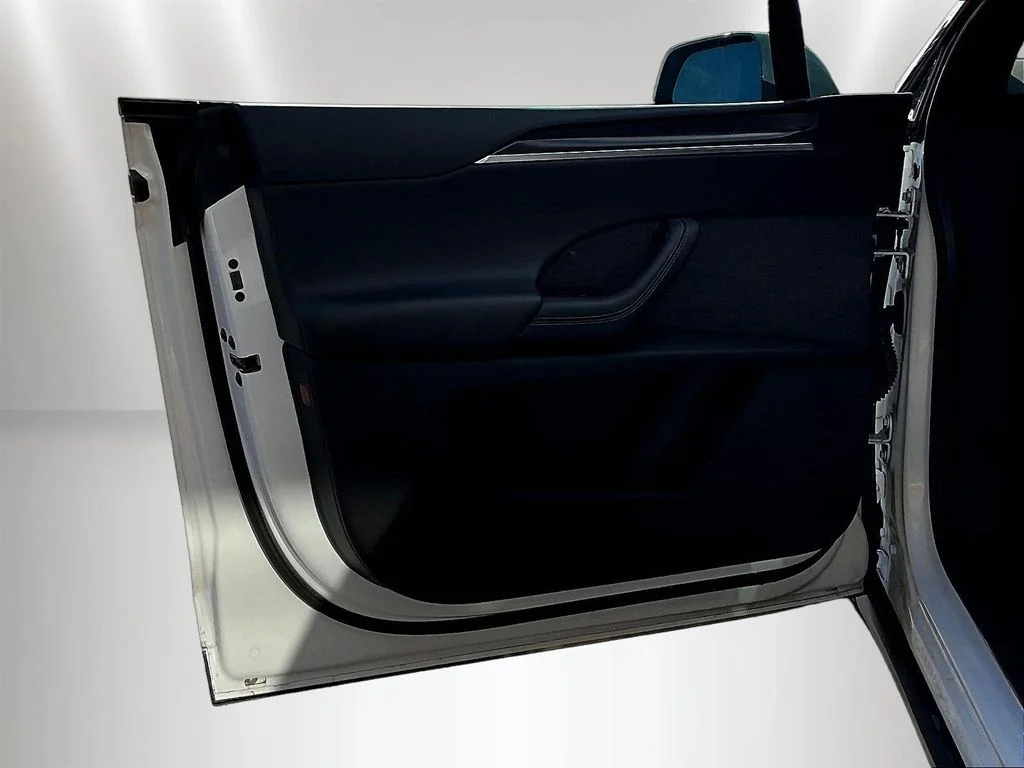 Used 2022  Tesla Plaid image 20