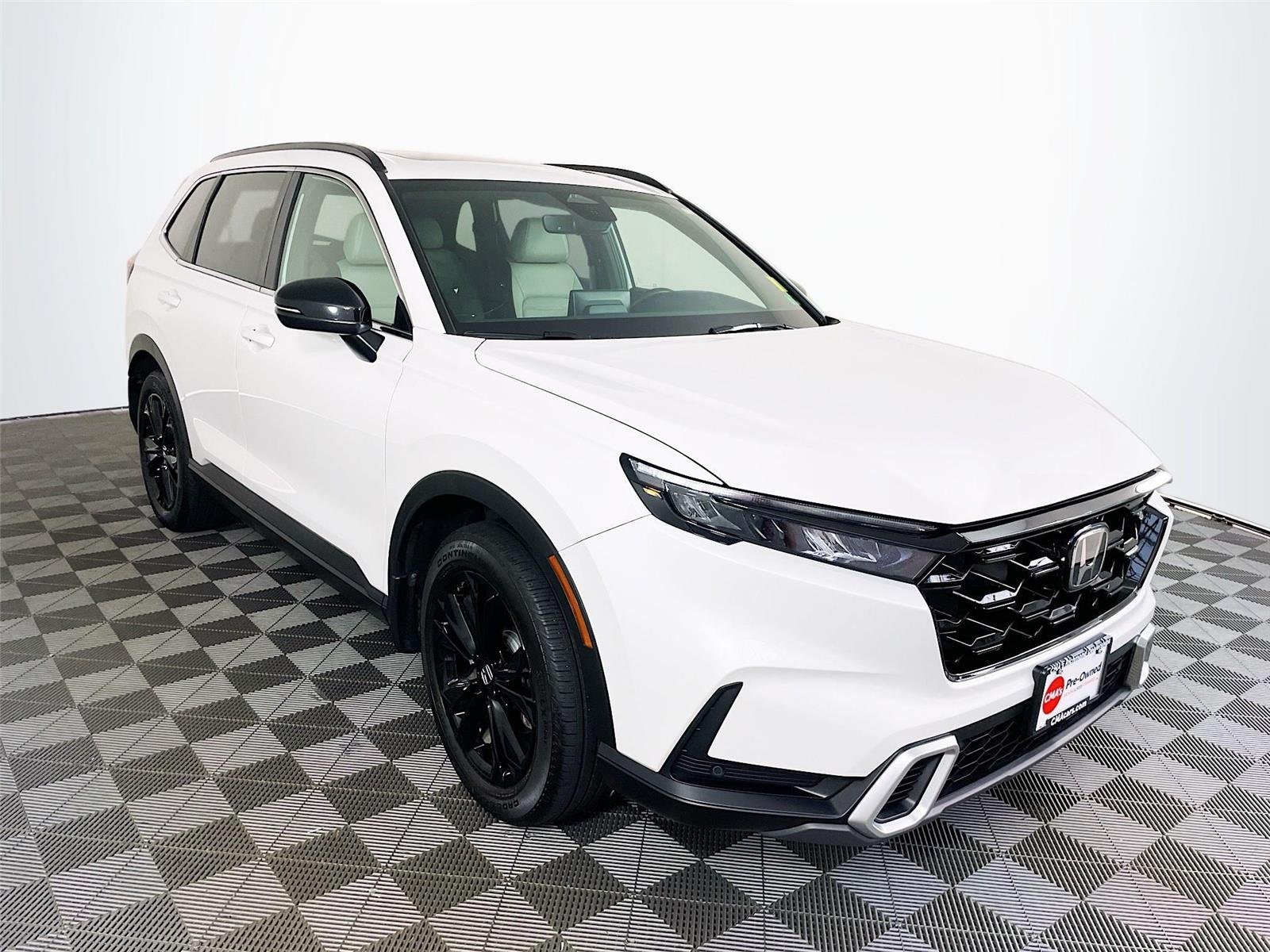 Used 2025 Platinum White Pearl Honda  image 1