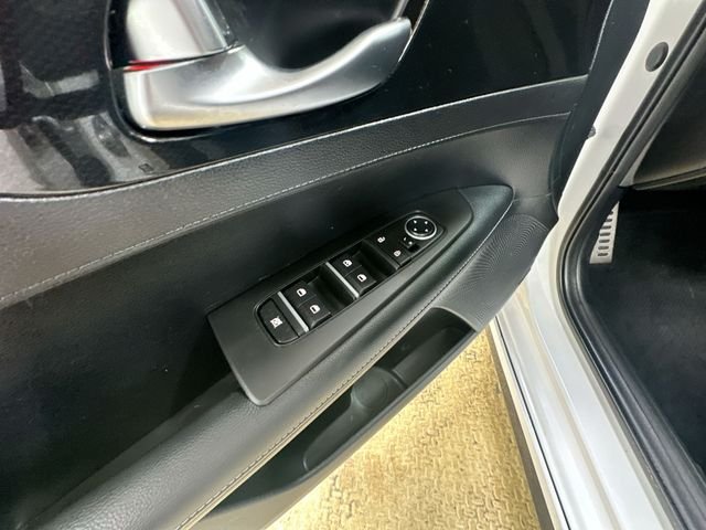 Used 2024 White Kia GT-Line image 16