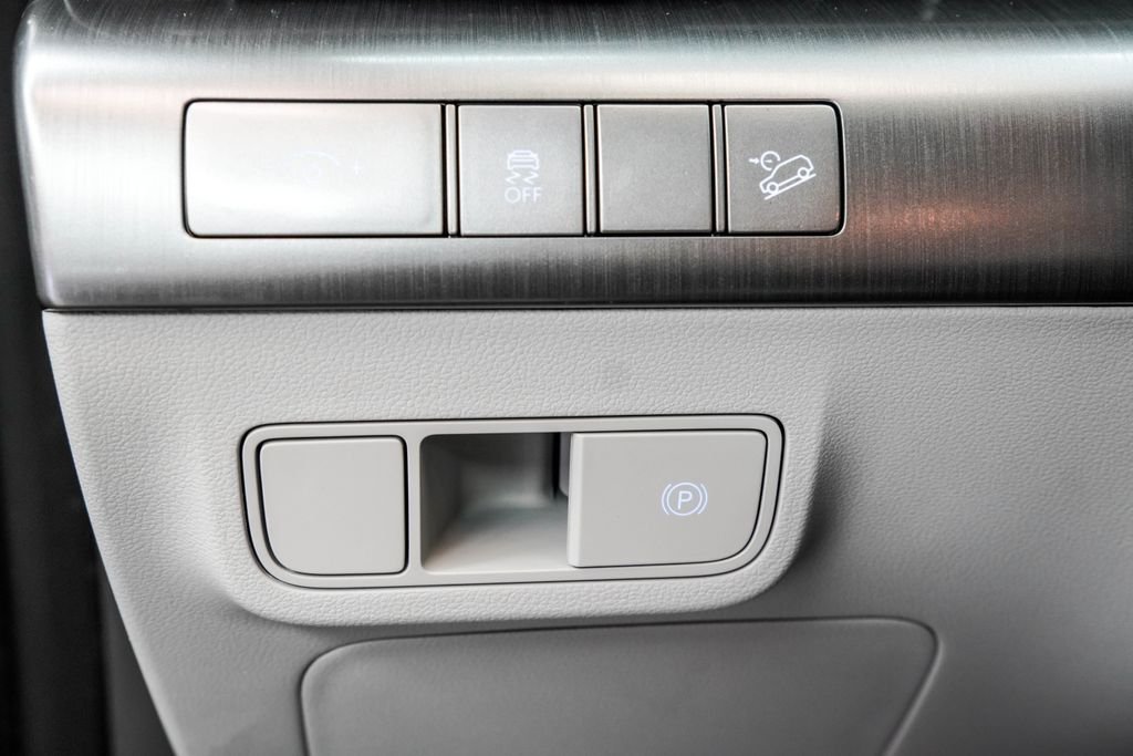 Used 2024 Gray Hyundai SEL image 40