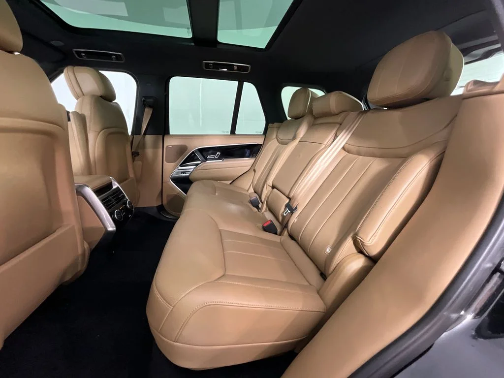 Used 2024 Black Land Rover SE image 25