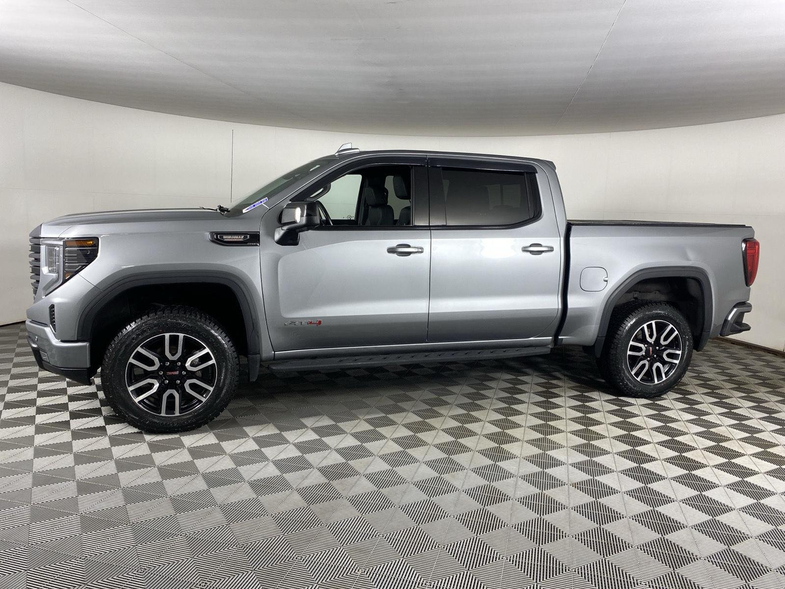 Used 2024 Sterling Metallic GMC AT4 image 13