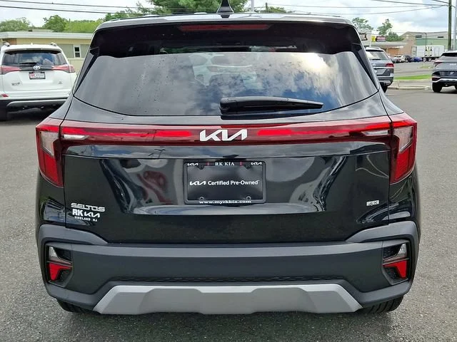 Used 2024 Black Kia LX image 6