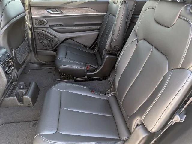 New 2027 White Jeep Limited image 15