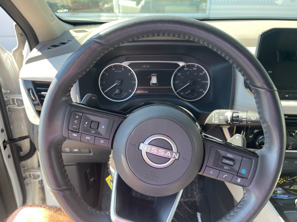 Used 2023 Pearl White Tricoat Nissan SL image 10