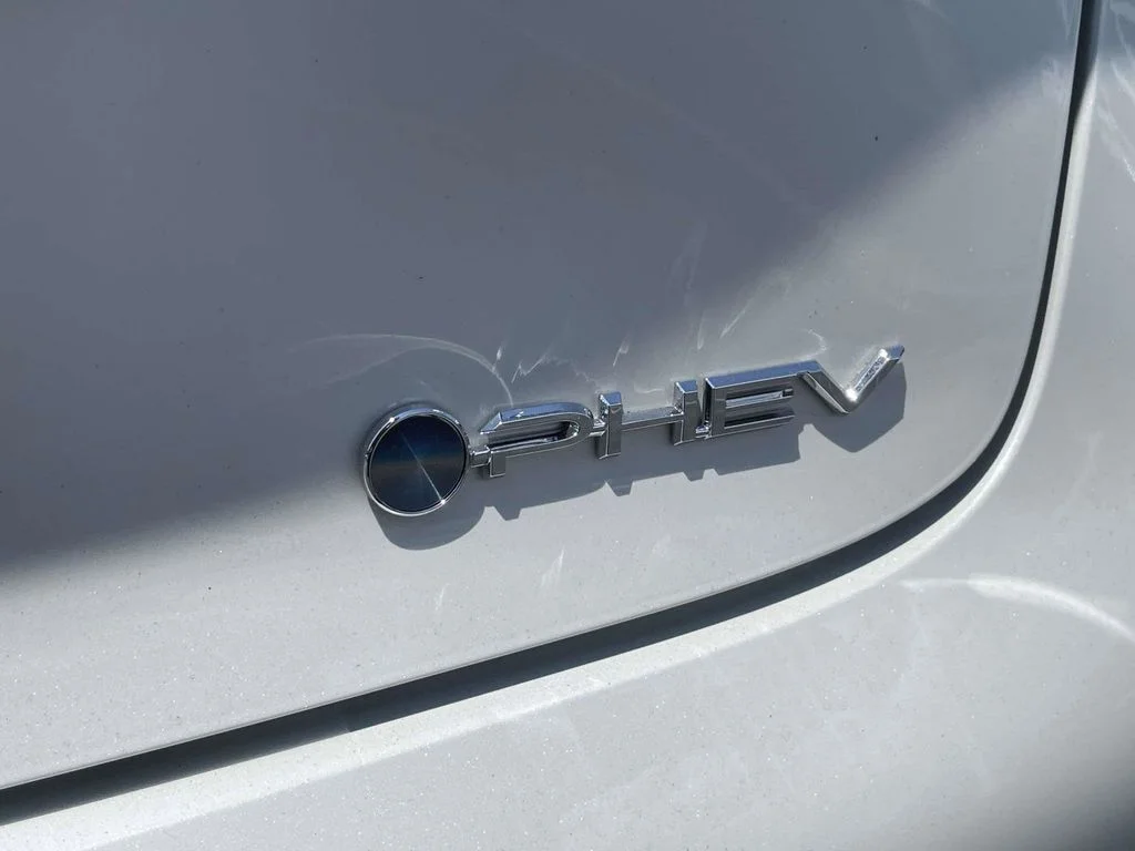 New 2026 Wind Chill Pearl Toyota SE image 12