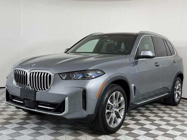 Used 2026 Skyscraper Grey Metallic BMW sDrive40i image 4