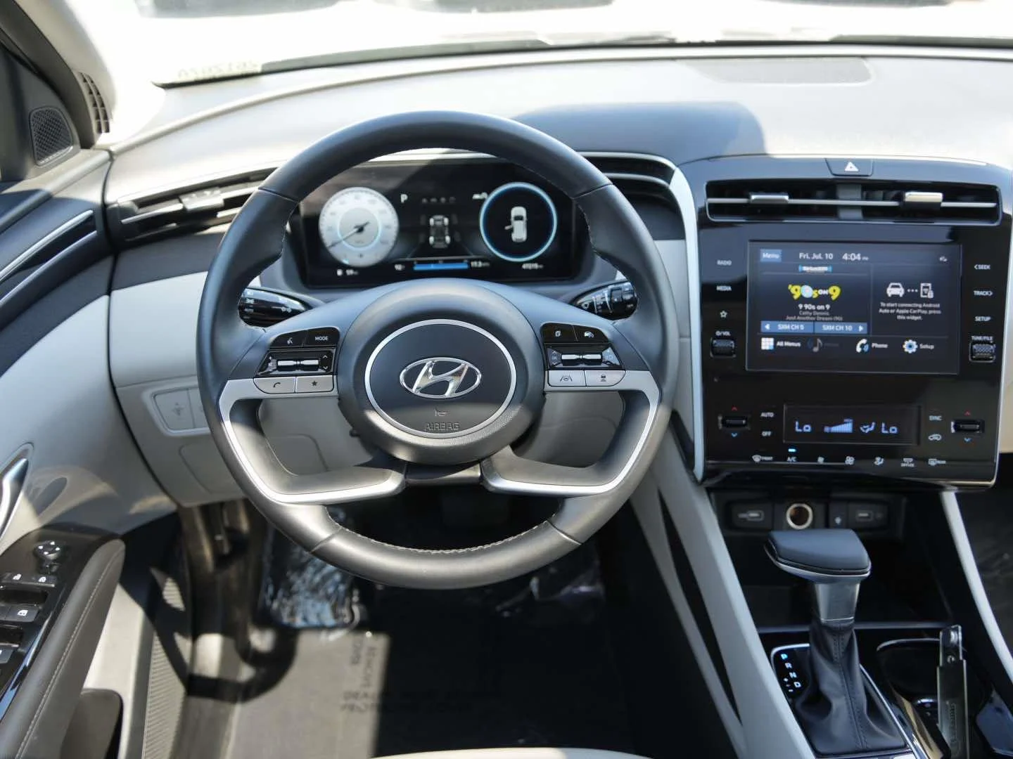 Used 2022 Amazon Gray Hyundai SEL AWD image 8