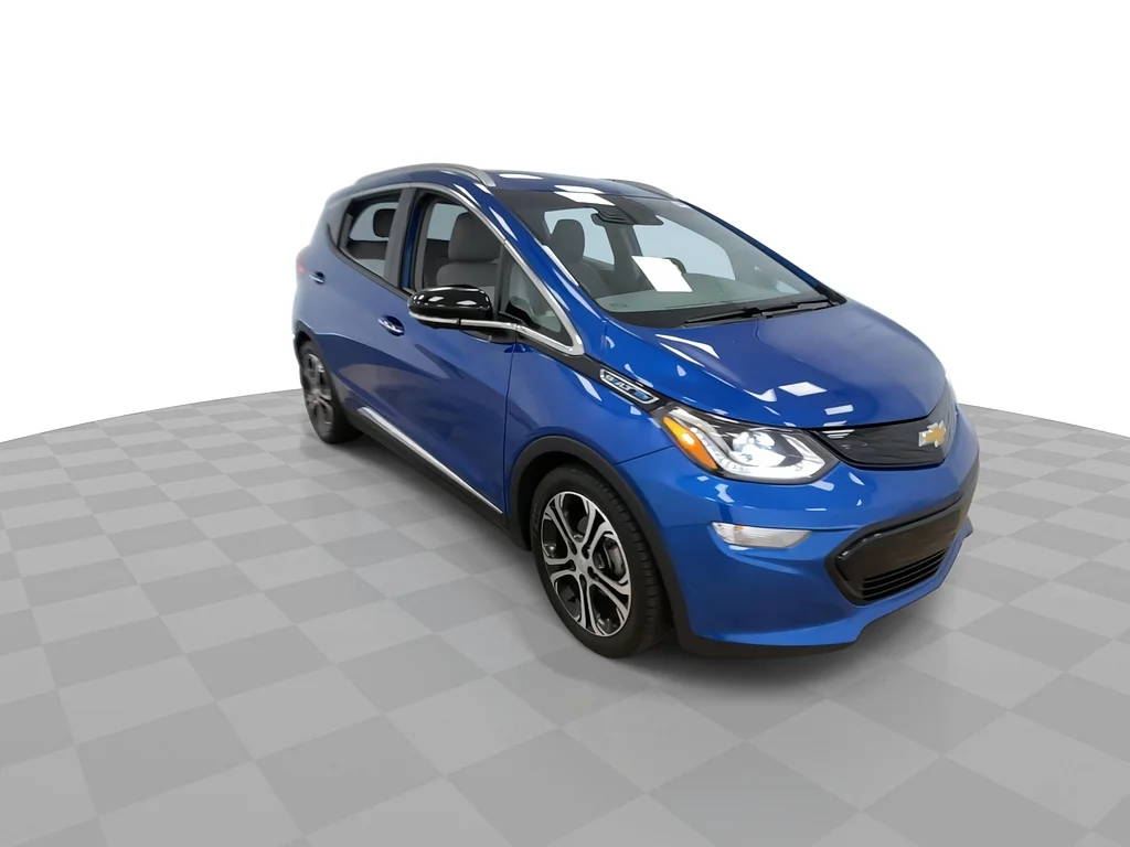 Used 2020 Kinetic Blue Metallic Chevrolet Premier image 3