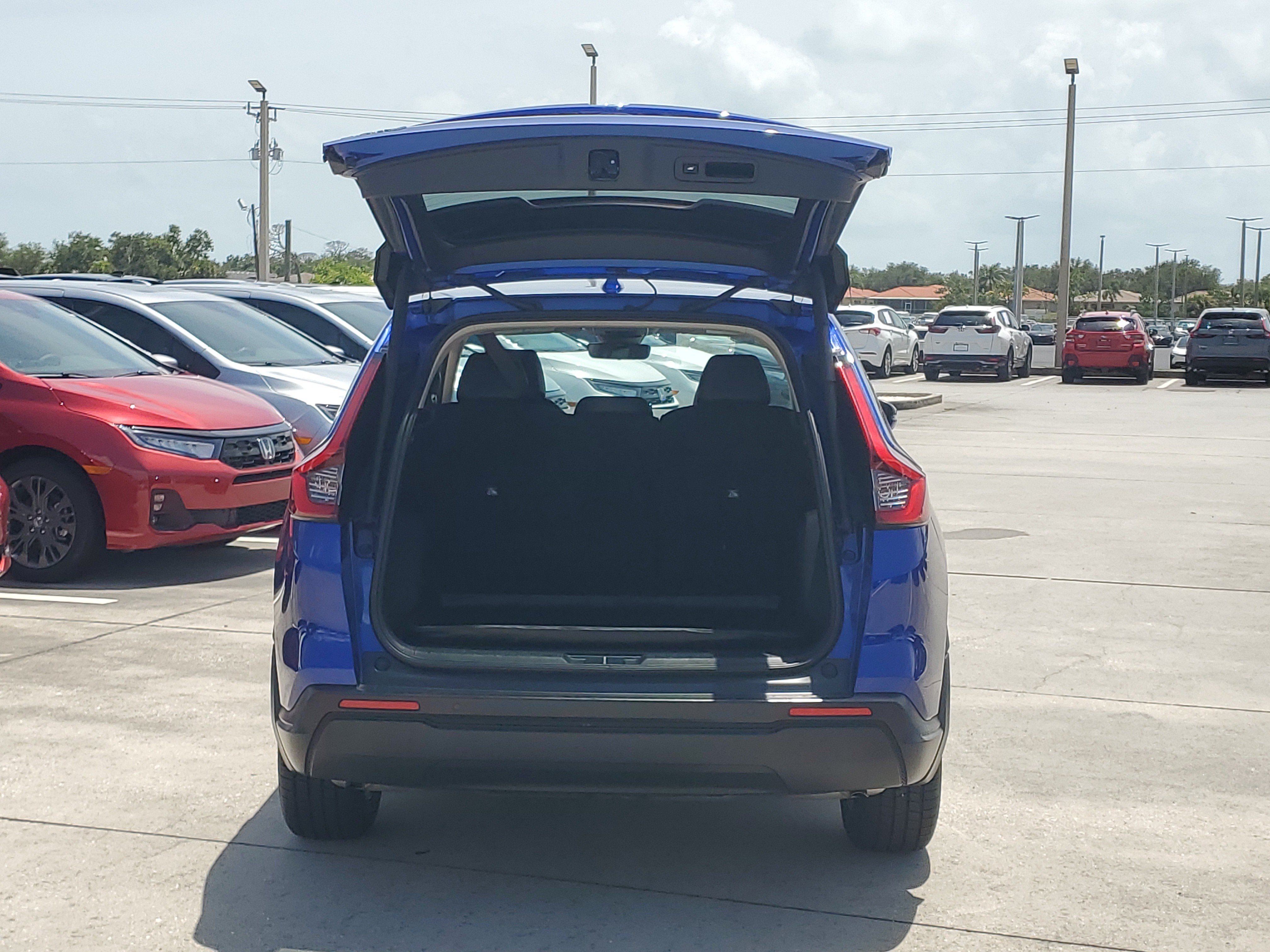 Used 2024 Sparkle Silver Honda EX-L image 8