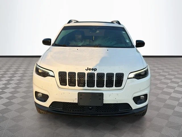 Used 2023 White Jeep Altitude image 2