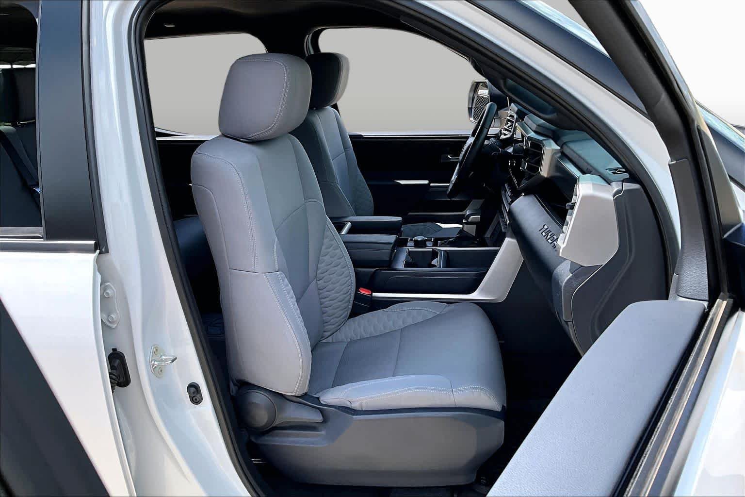 Used 2025 Ice Cap Toyota SR5 image 8