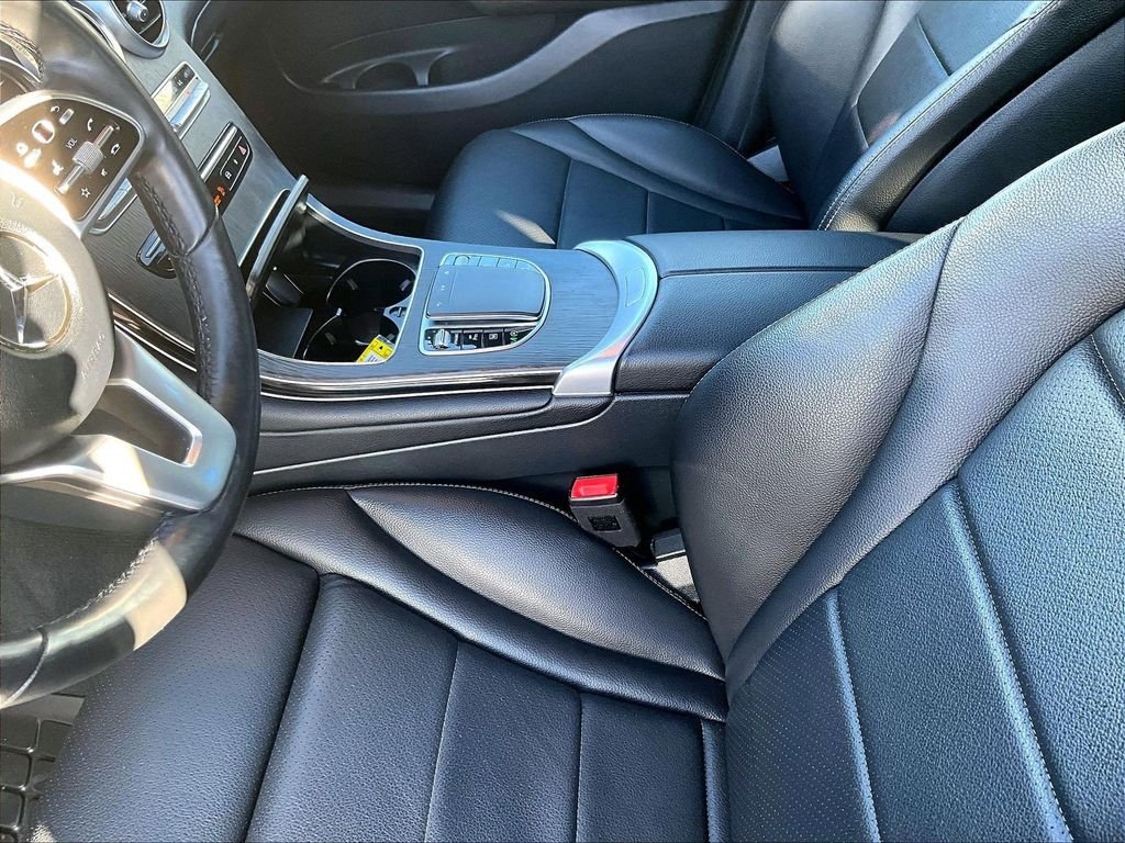 Used 2022 Black Mercedes-Benz GLC 300 image 20