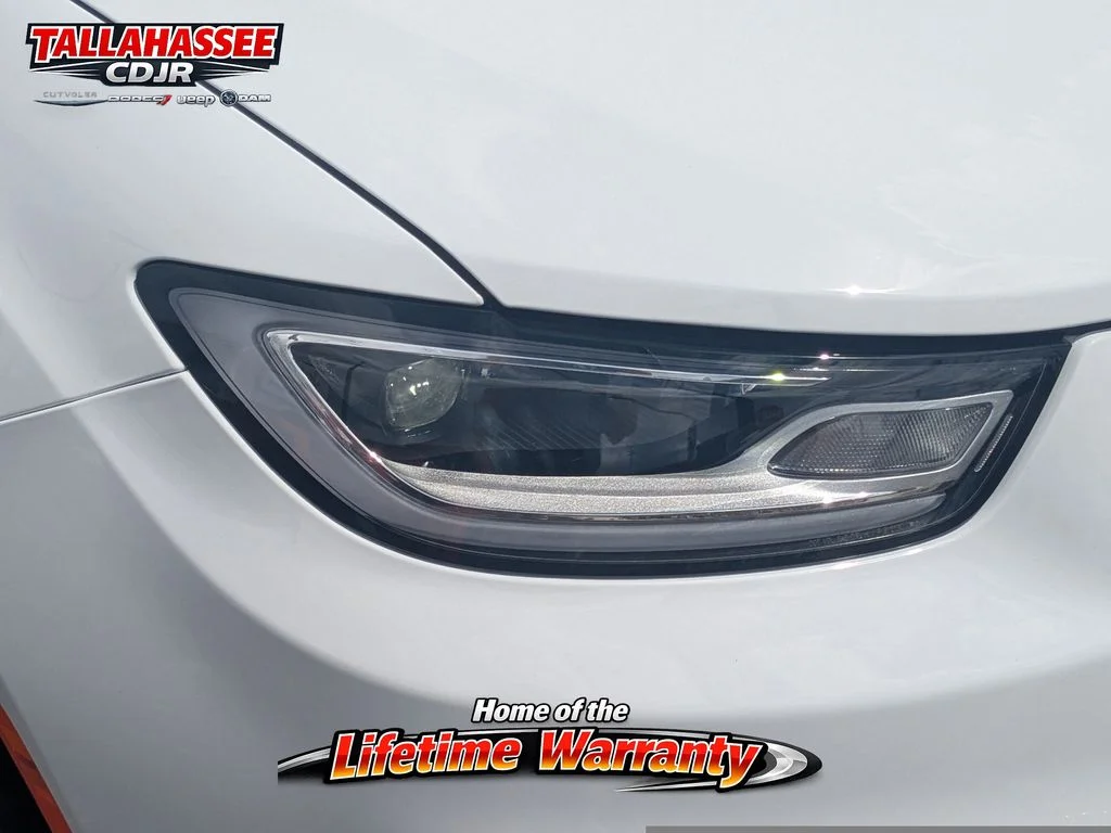 2026 Chrysler Pacifica Limited - Photo 10