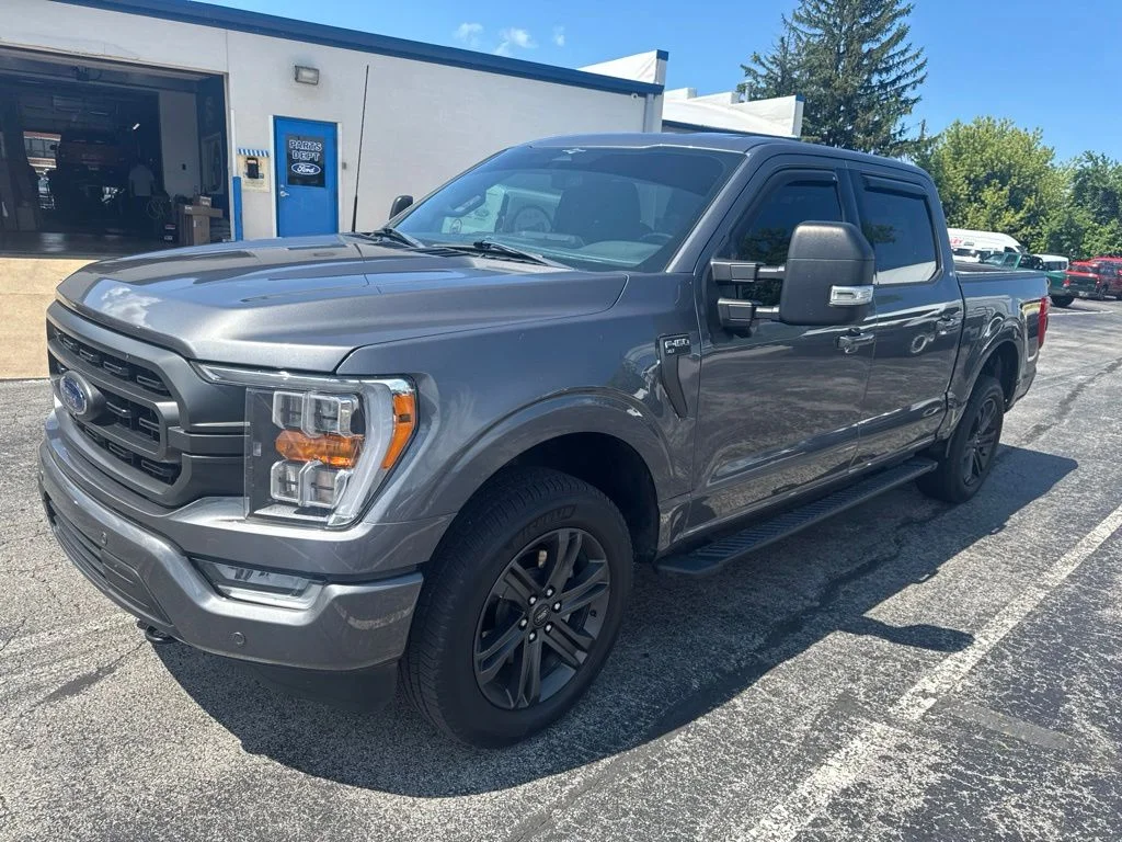 Used 2023 Gray Metallic Ford XLT image 8