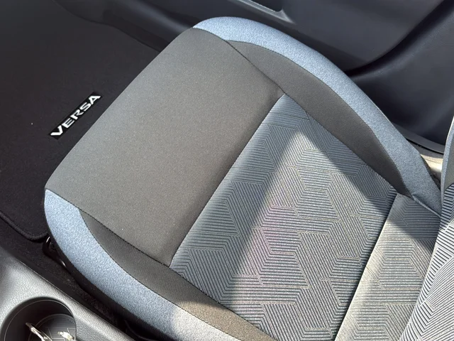 Used 2025 Silver Nissan 1.6 SV image 25