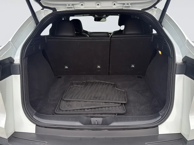 Used 2023 White INFINITI ESSENTIAL image 31
