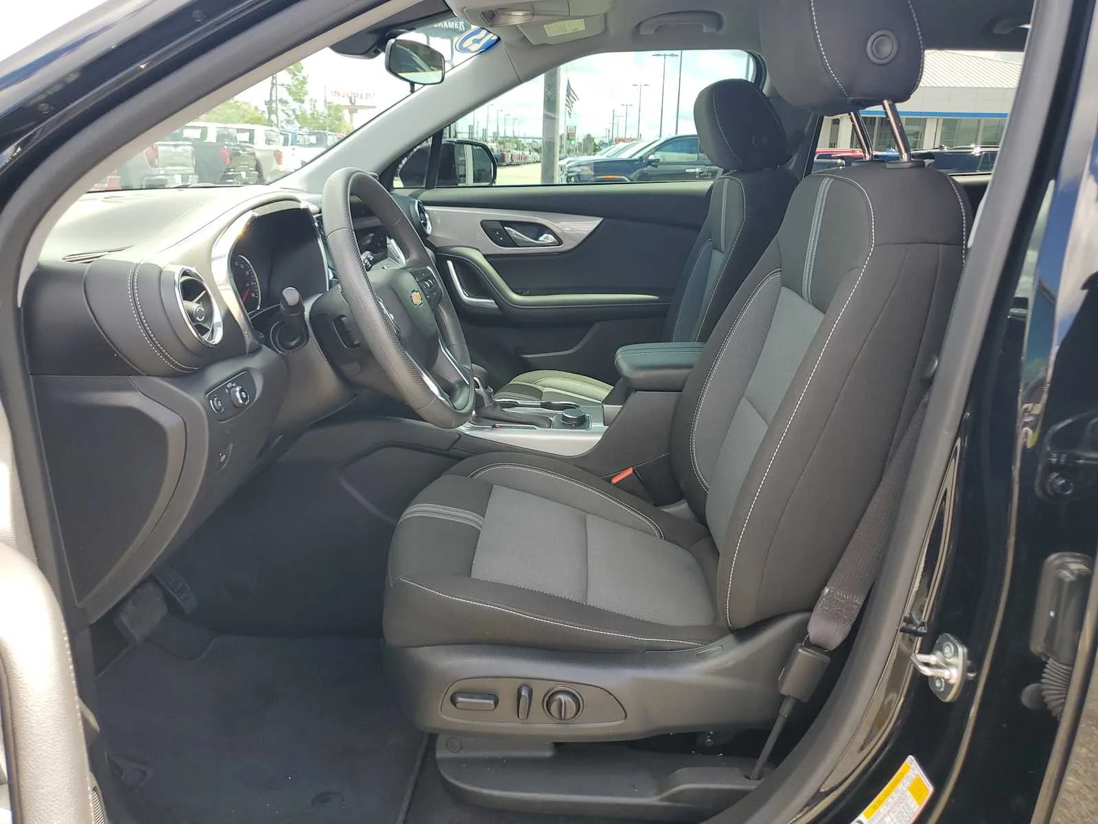 Used 2023 BLACK Chevrolet LT image 21
