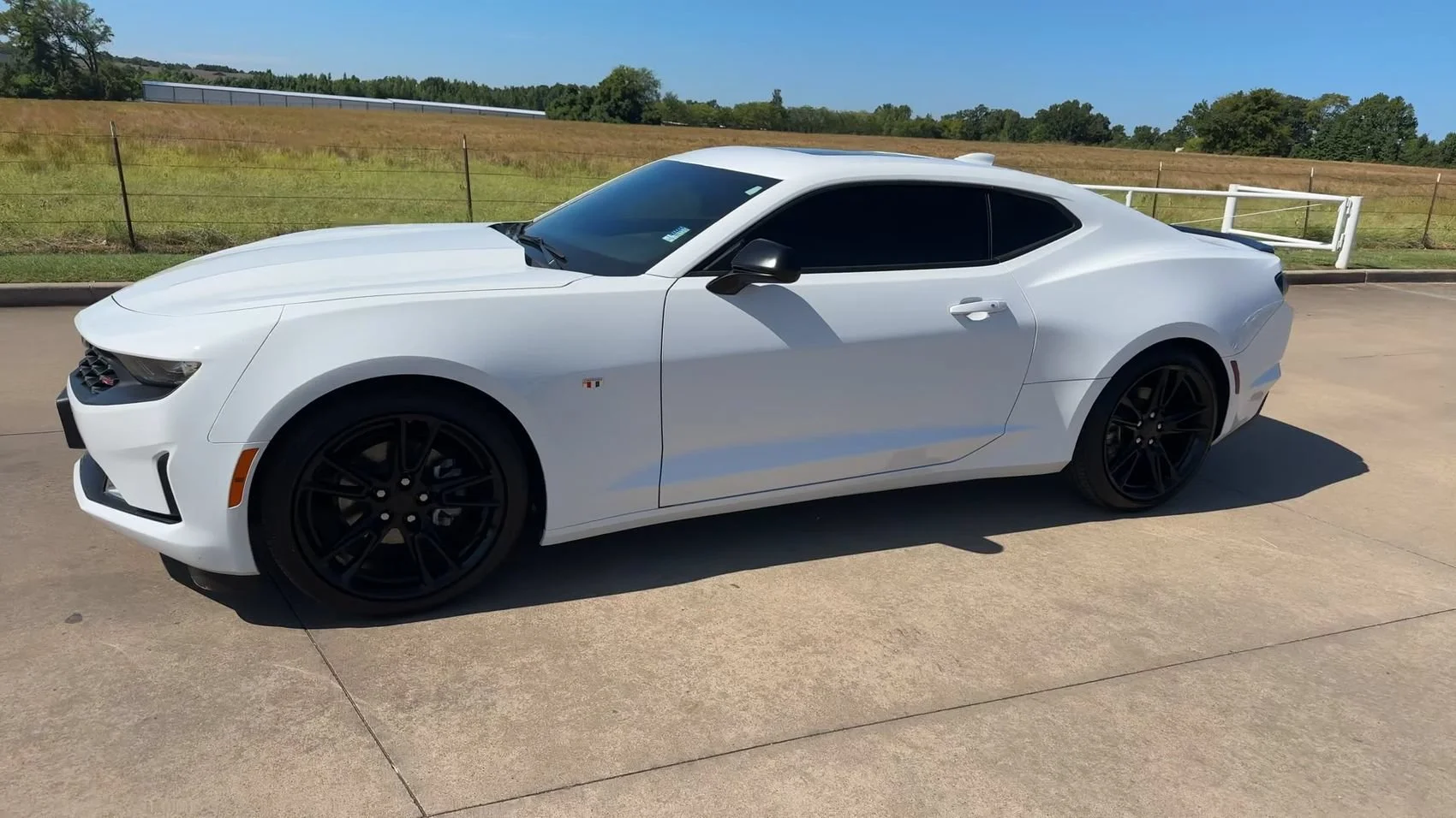 Used 2024 White Chevrolet 1LT image 5