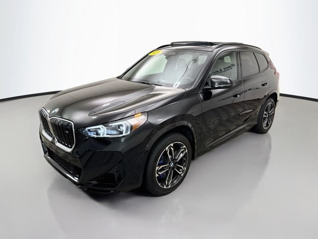 Used 2026 Black Sapphire Metallic BMW M35i image 3