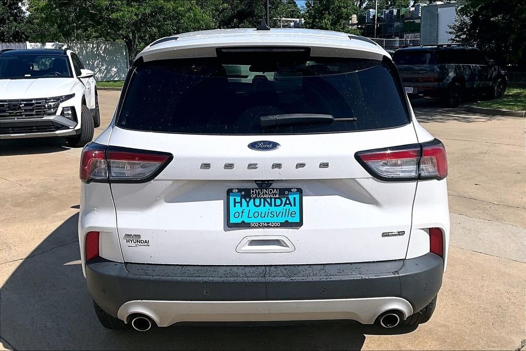 Used 2022 White Ford SE image 7