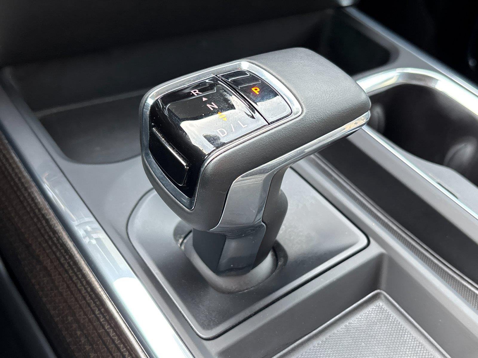 Used 2024 Summit White Chevrolet RST image 28