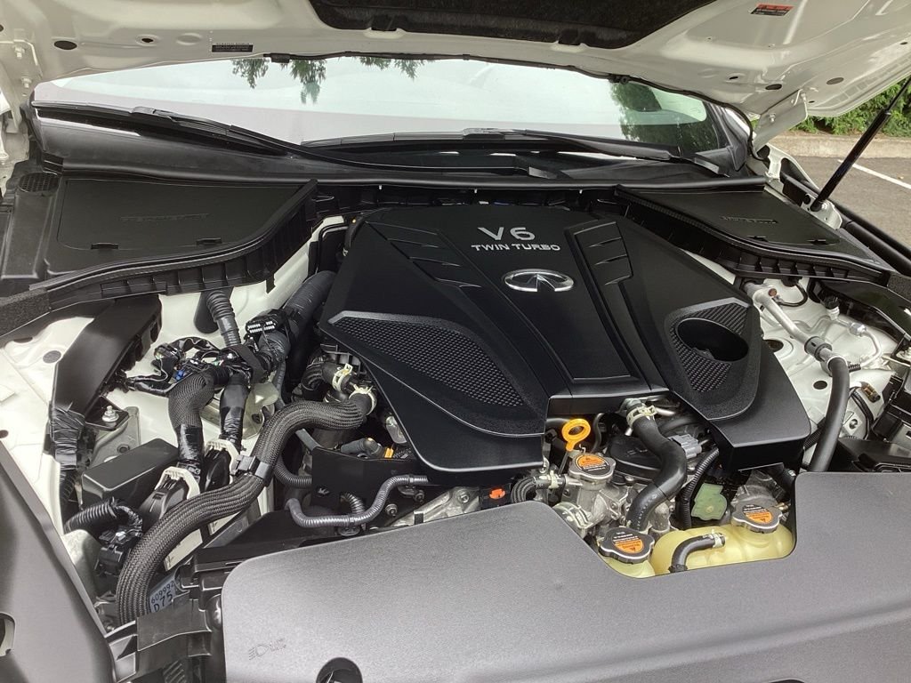 Used 2021 White INFINITI 3.0t LUXE image 19