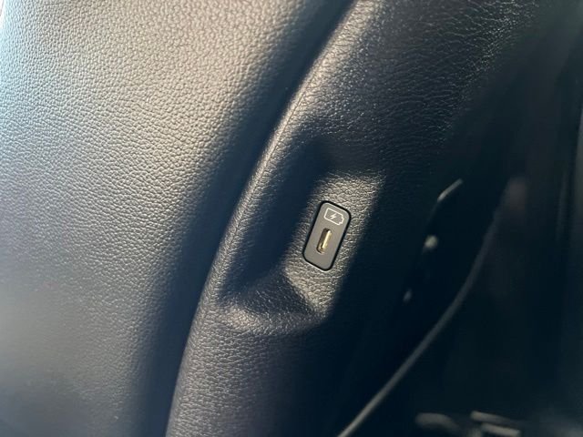 Used 2025 Green Kia X-Line image 16