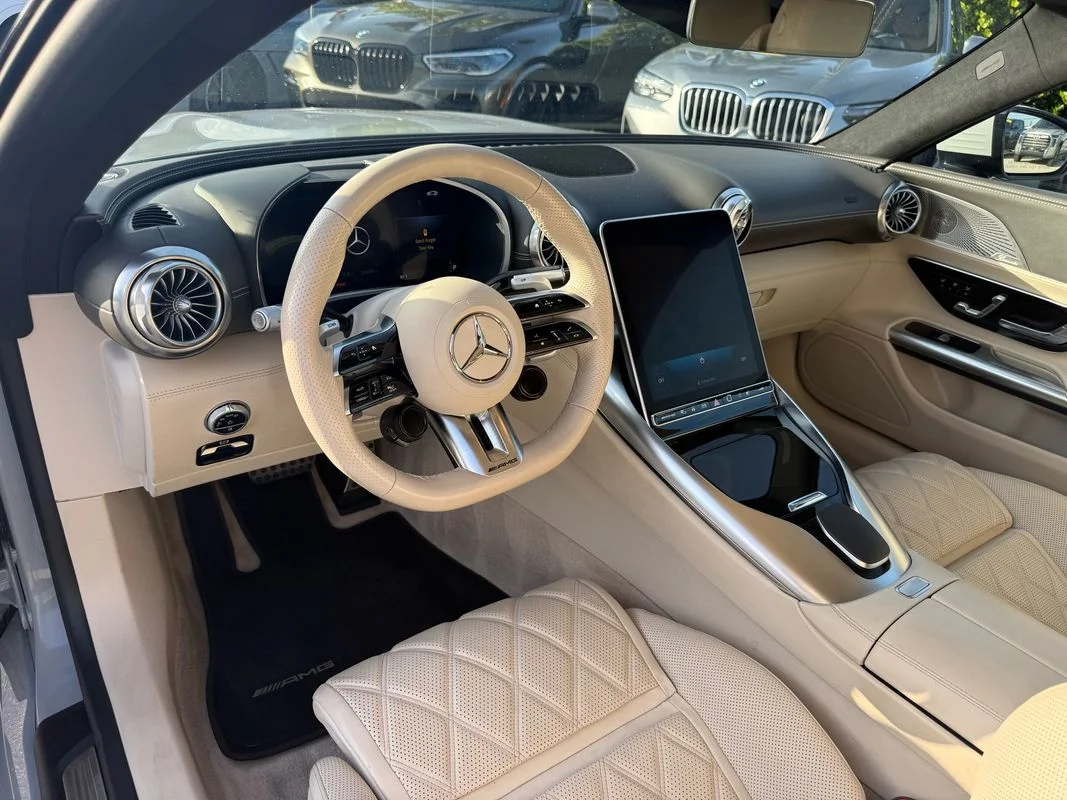 Used 2022  Mercedes-Benz 4MATIC® image 17