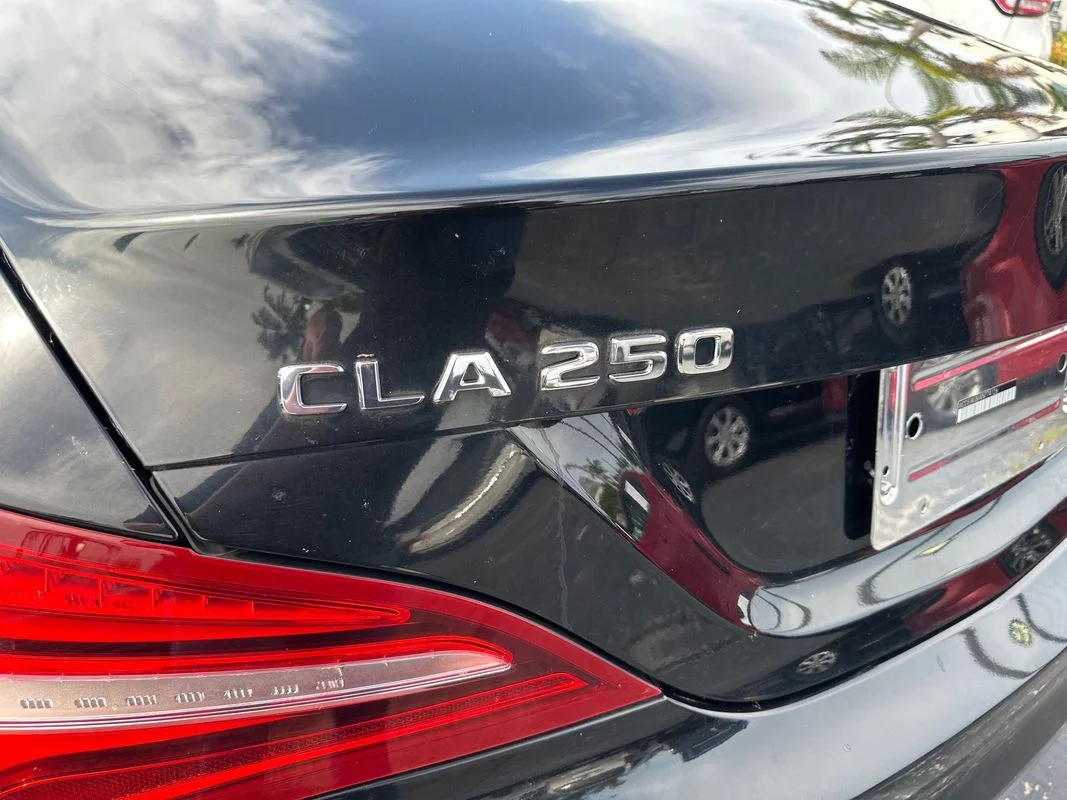 Used 2019 Black Mercedes-Benz 4MATIC® image 25