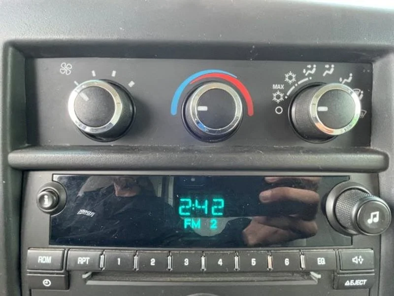 Used 2012 Summit White Chevrolet 2WT image 14