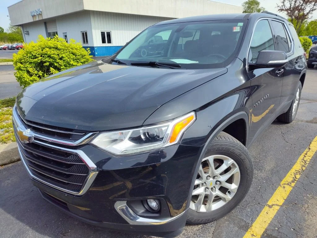 Used 2020 Chevrolet Traverse 1LT with VIN 1GNEVGKW6LJ245201 for sale in Millington, MI