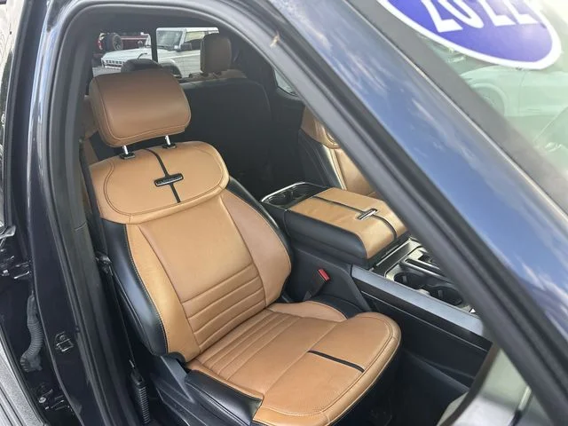 Used 2022 Blue Ford Platinum image 27