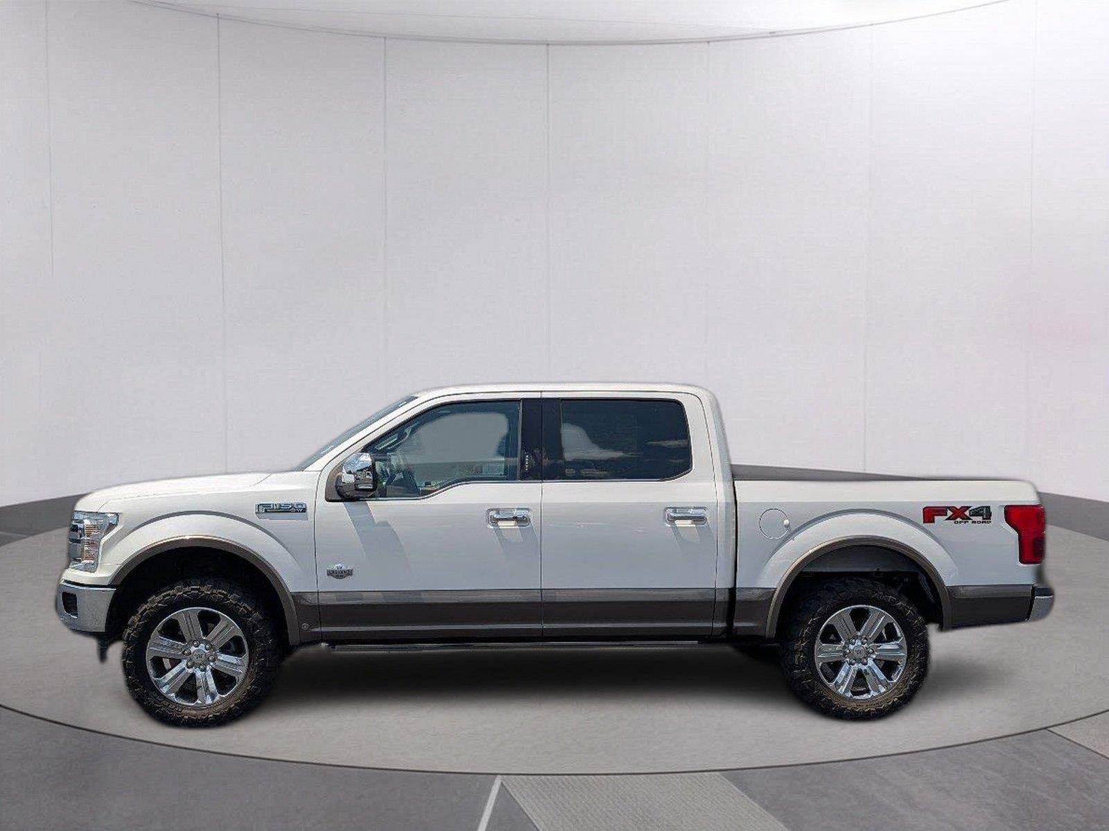 Used 2019 White Platinum Metallic Tri-Coat/Stone Gray Ford King Ranch image 2