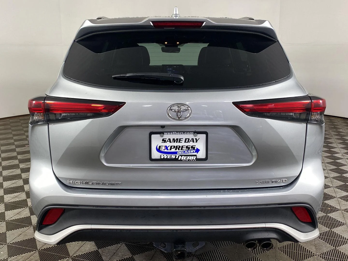 Used 2022 Celestial Silver Metallic Toyota XSE image 5