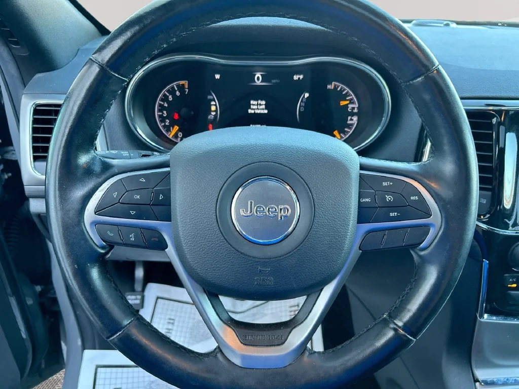 Used 2021 Gray Jeep Laredo X image 28