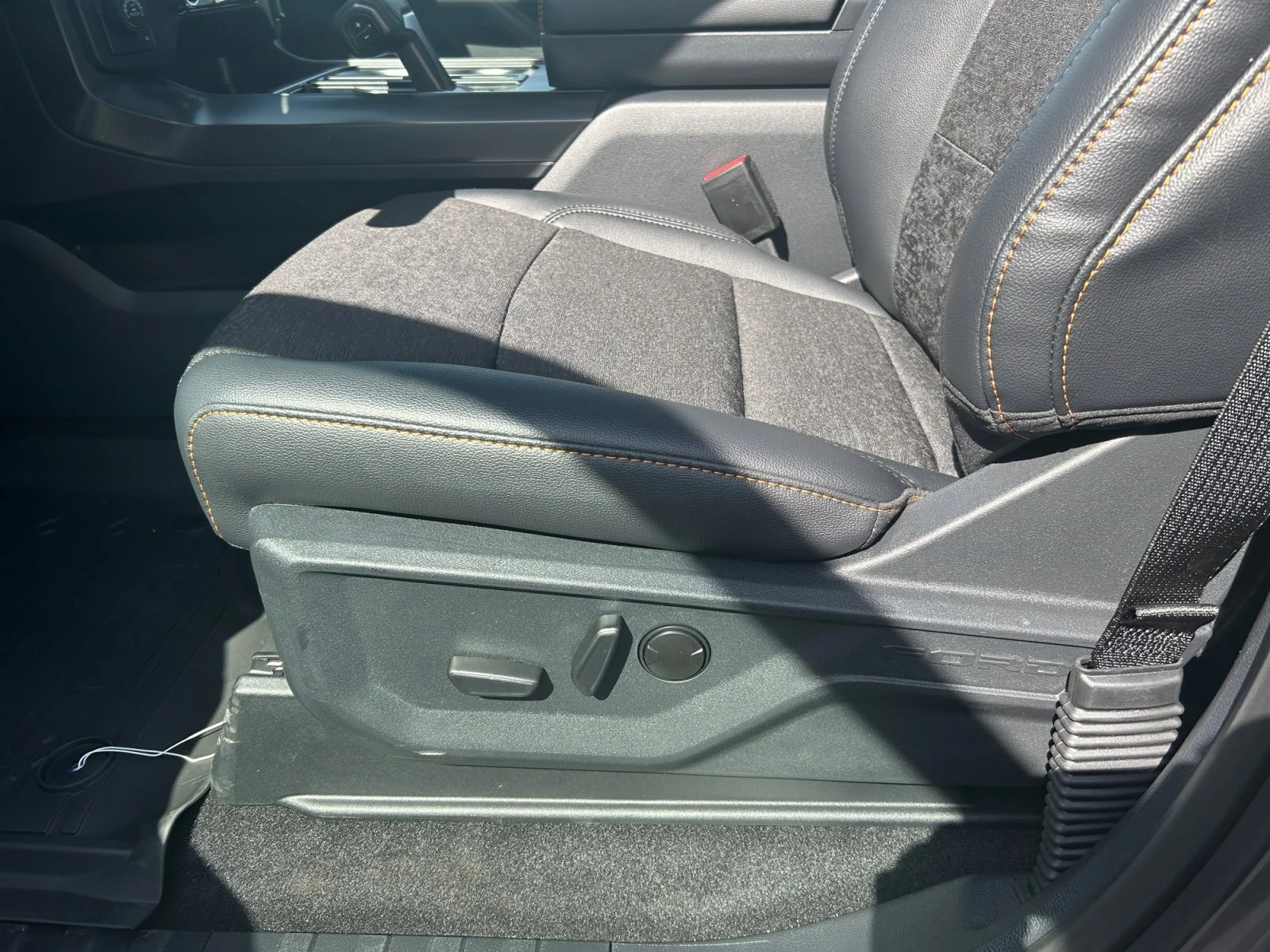 New 2026 Carbonized Grey Metallic Ford Tremor image 15