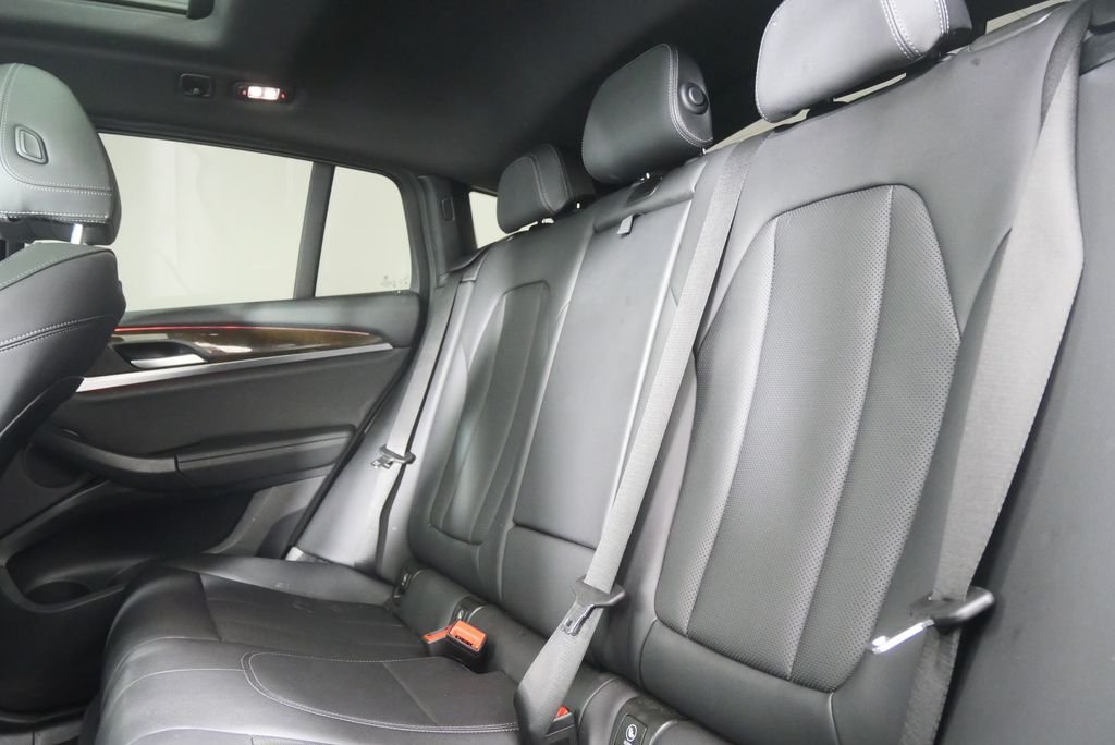 Used 2023 Black Sapphire Metallic BMW xDrive30i image 11